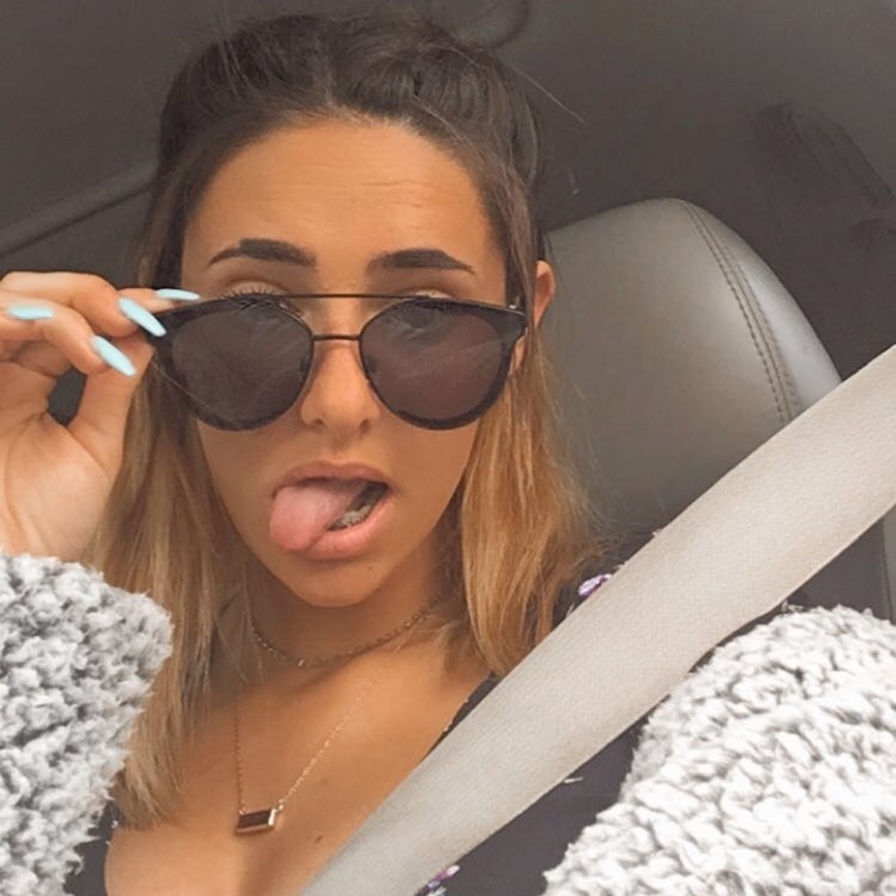 Meet your Posher, Cierra